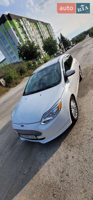 Хэтчбек Ford Focus 2015 в Каменец-Подольском