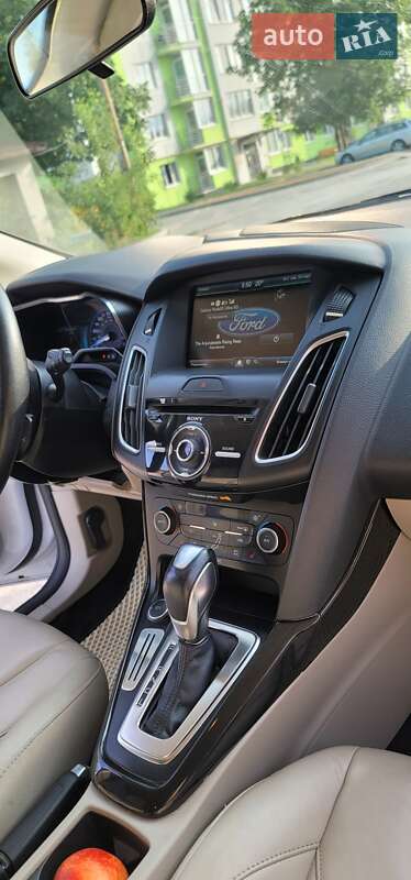 Хэтчбек Ford Focus 2015 в Каменец-Подольском