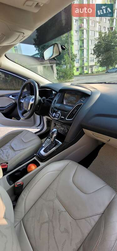 Хэтчбек Ford Focus 2015 в Каменец-Подольском