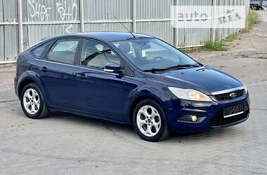 Хэтчбек Ford Focus 2011 в 