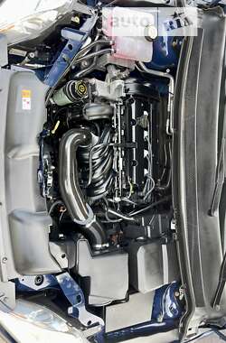 Хэтчбек Ford Focus 2011 в 