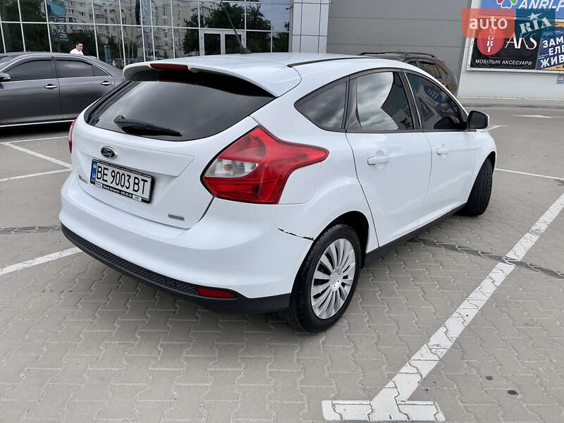 Хэтчбек Ford Focus 2014 в Вишневом