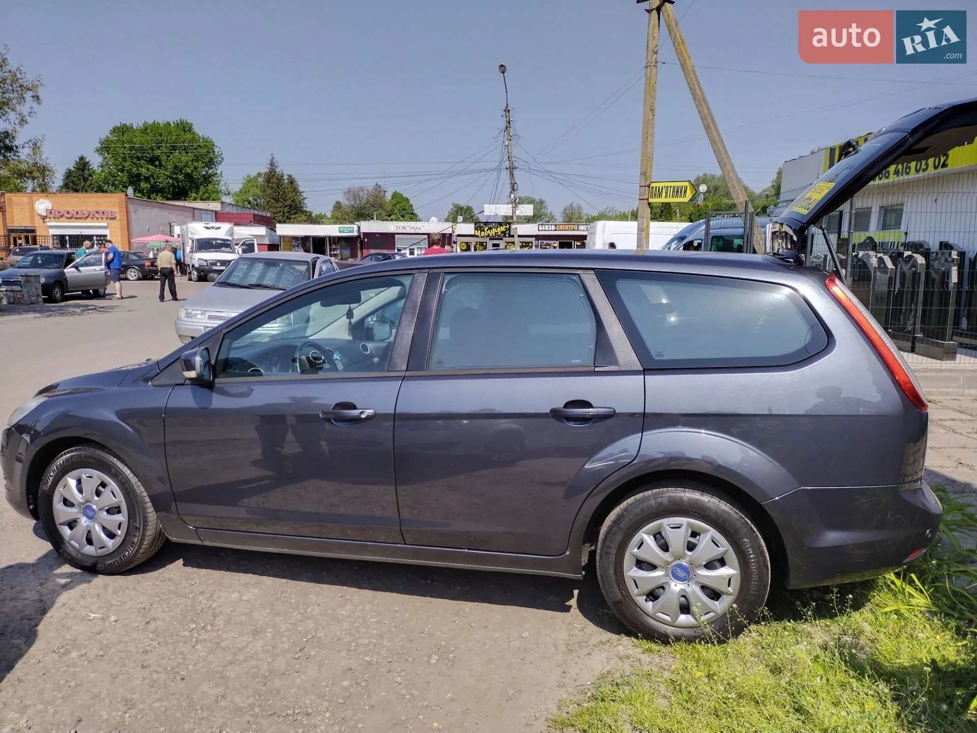 2010 Ford Focus - мініатюра 2