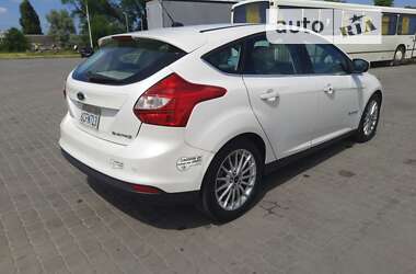 Хэтчбек Ford Focus 2014 в Днепре