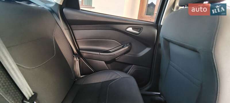 Седан Ford Focus 2015 в Львові