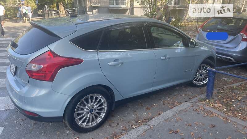 Хэтчбек Ford Focus 2013 в Киеве фото 3 Хэтчбек Ford Focus 2013 в Киеве