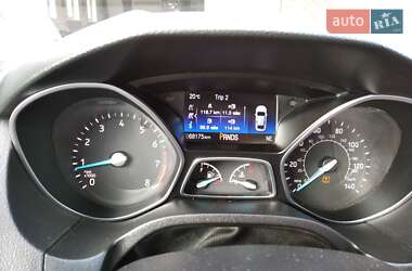 Седан Ford Focus 2015 в 