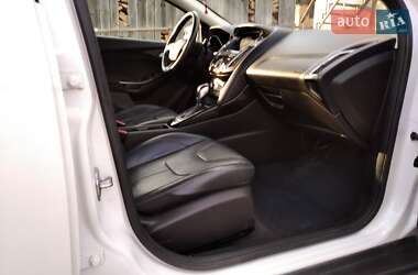 Седан Ford Focus 2015 в 