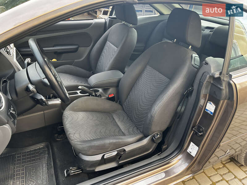 Кабриолет Ford Focus 2007 в Каменец-Подольском