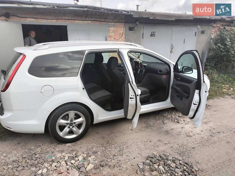 Универсал Ford Focus 2009 в 