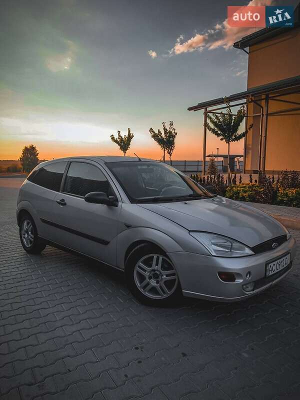 Хэтчбек Ford Focus 1999 в Рожище