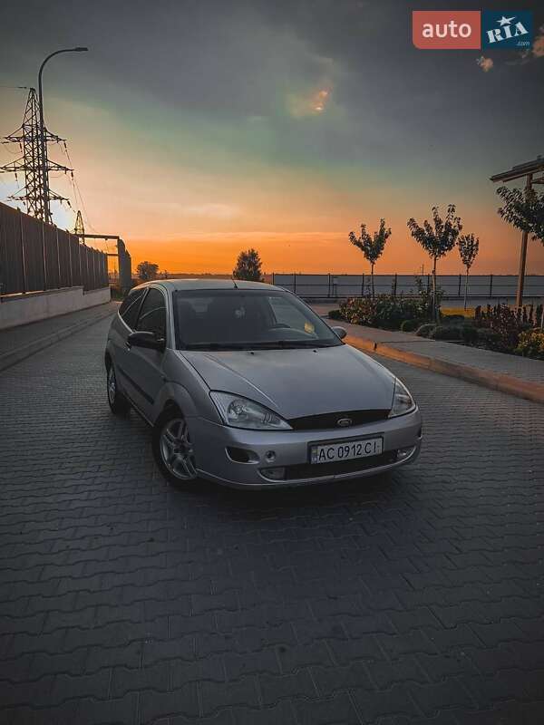 Хэтчбек Ford Focus 1999 в Рожище