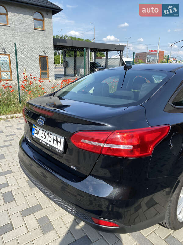 Седан Ford Focus 2015 в Ровно