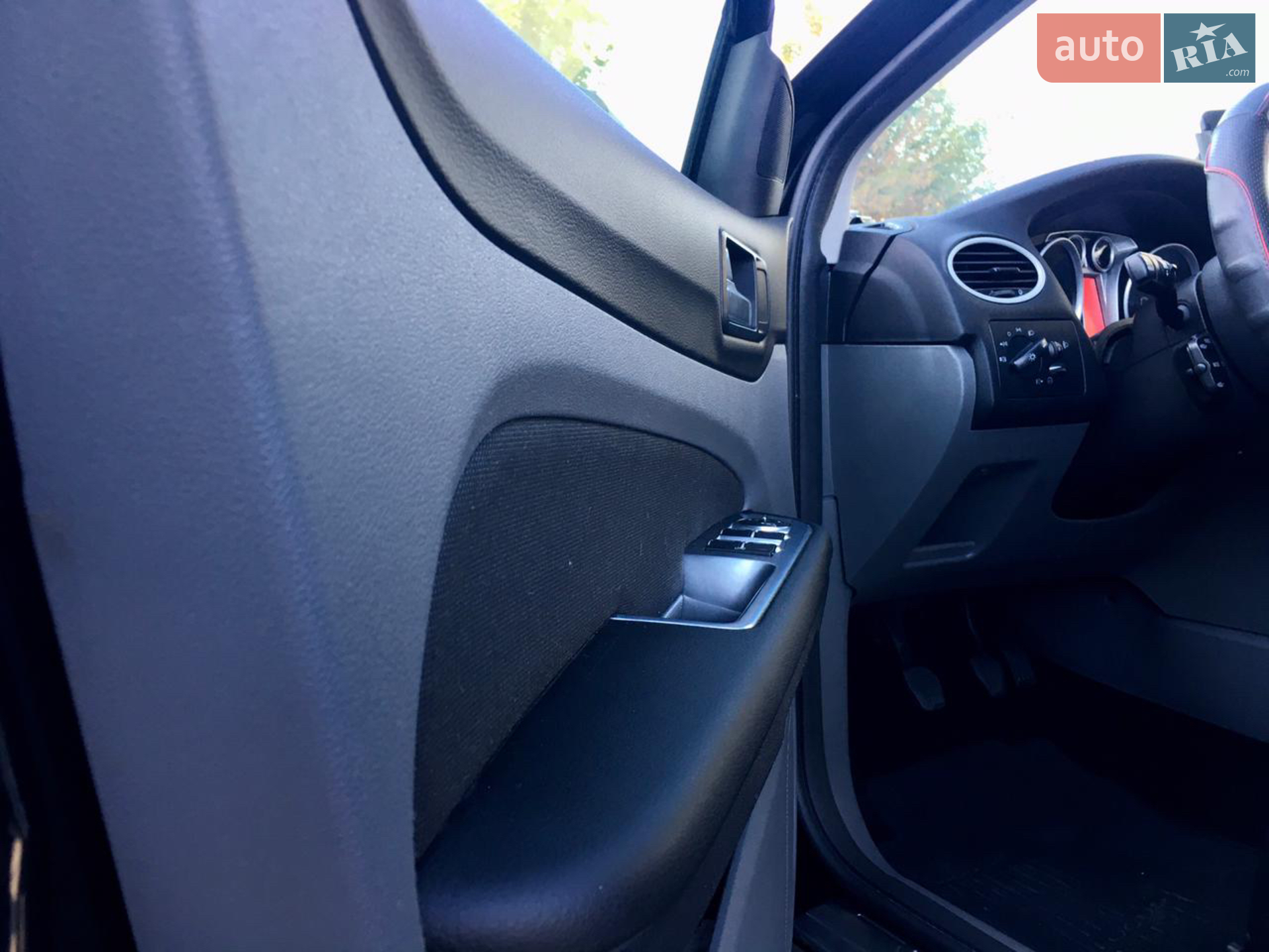 2010 Ford Focus - мініатюра 12