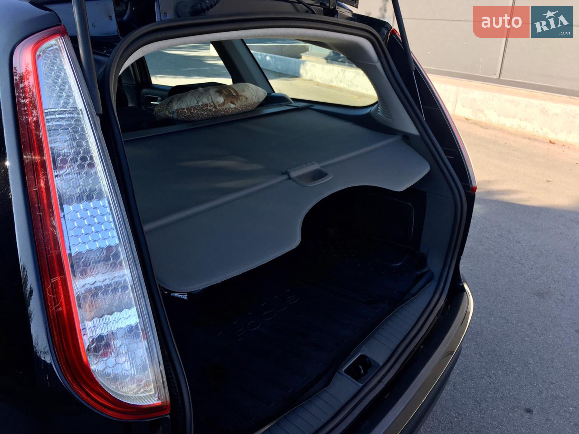 2010 Ford Focus - мініатюра 18