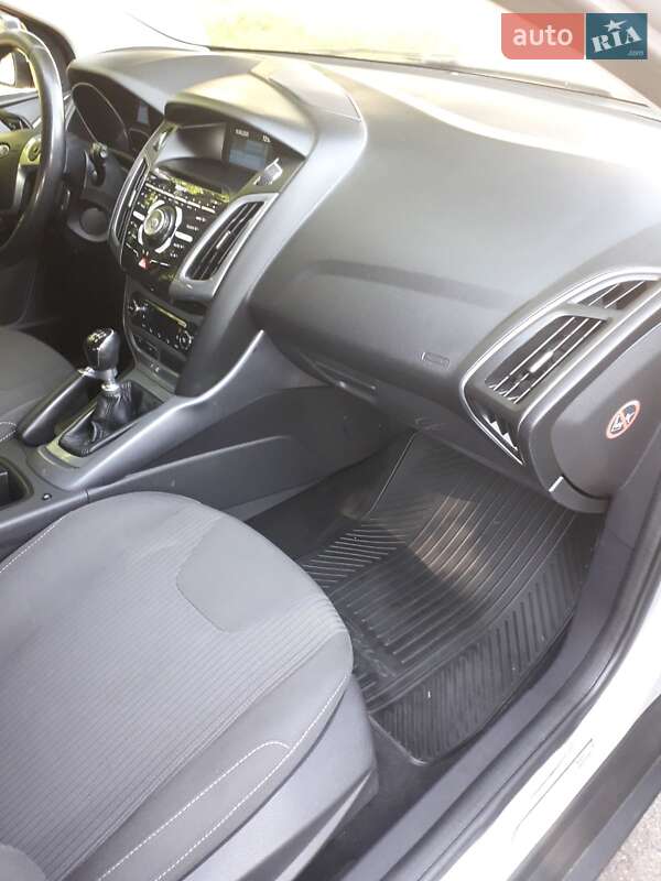 Универсал Ford Focus 2012 в Луцке фото 4 Универсал Ford Focus 2012 в Луцке