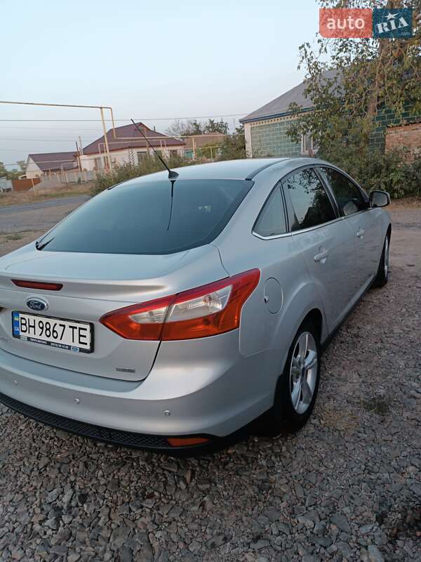 Седан Ford Focus 2013 в Николаеве фото 10 Седан Ford Focus 2013 в Николаеве