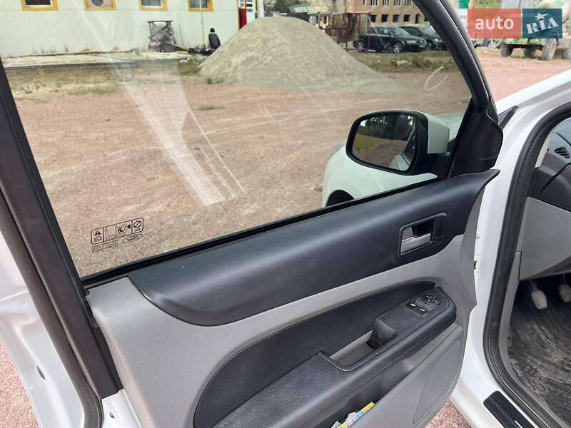Хэтчбек Ford Focus 2009 в Овруче
