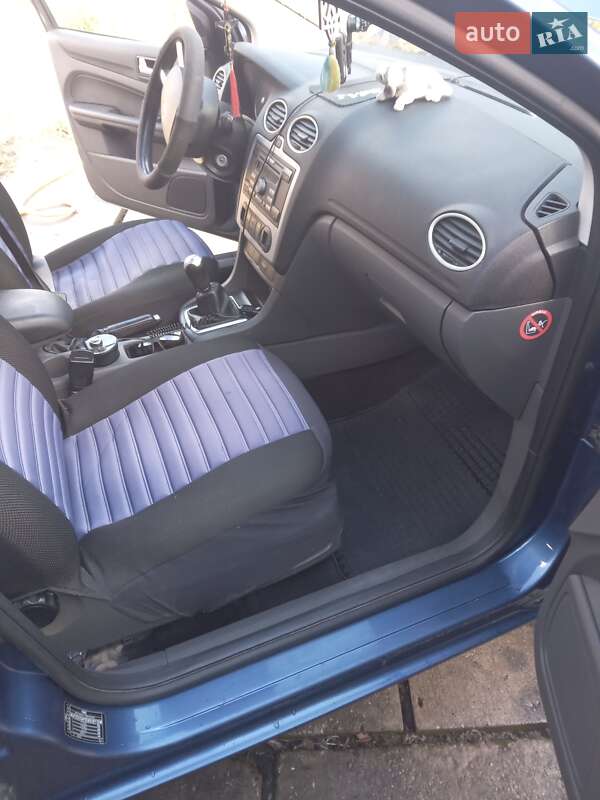 Хэтчбек Ford Focus 2006 в Тячеве фото 10 Хэтчбек Ford Focus 2006 в Тячеве