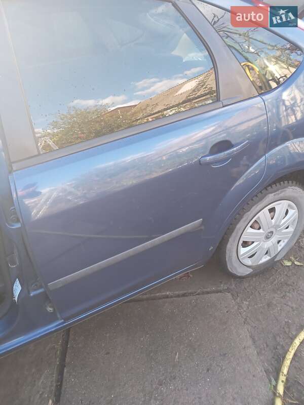 Хэтчбек Ford Focus 2006 в Тячеве фото 22 Хэтчбек Ford Focus 2006 в Тячеве