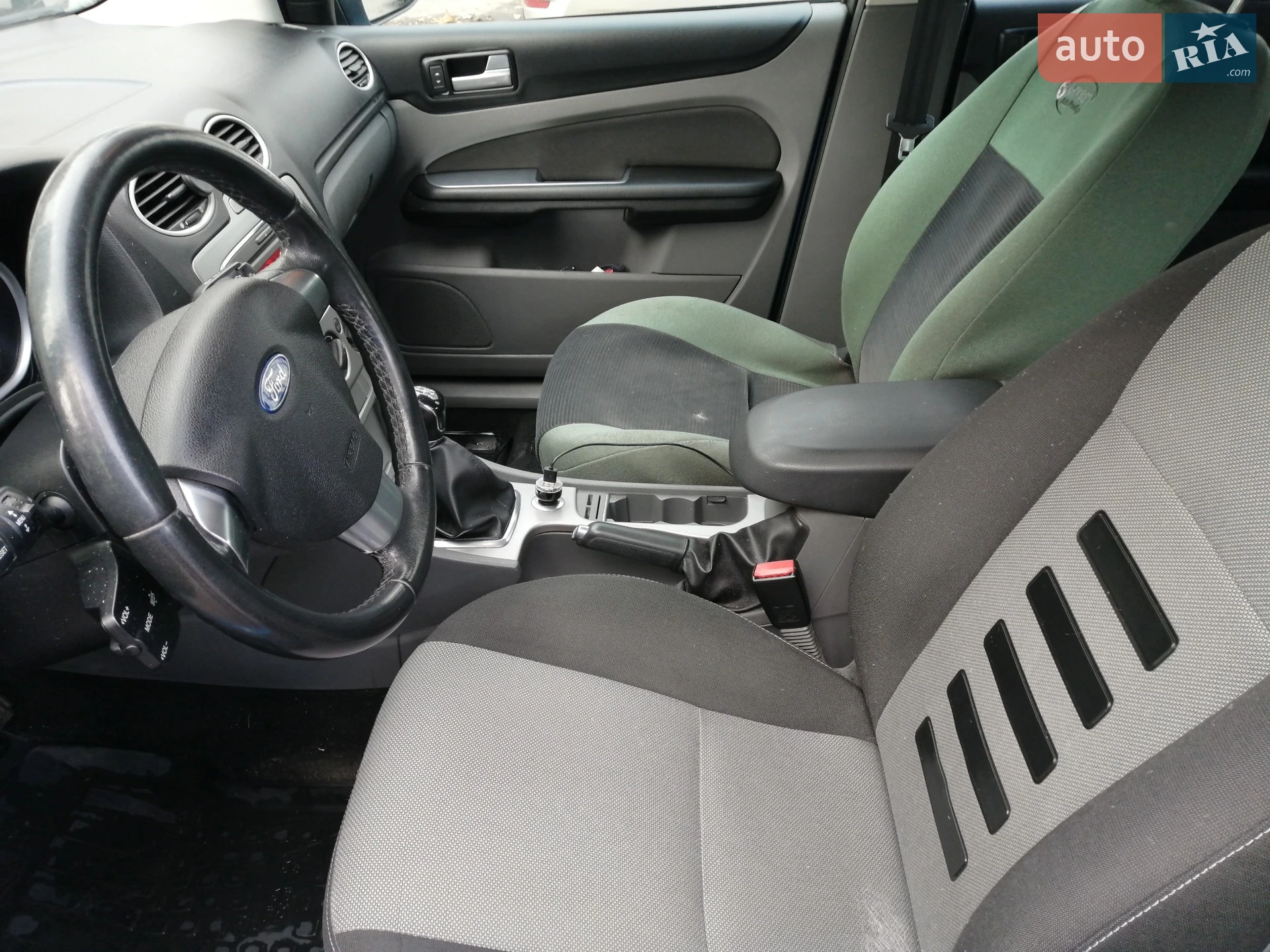 2010 Ford Focus - мініатюра 4