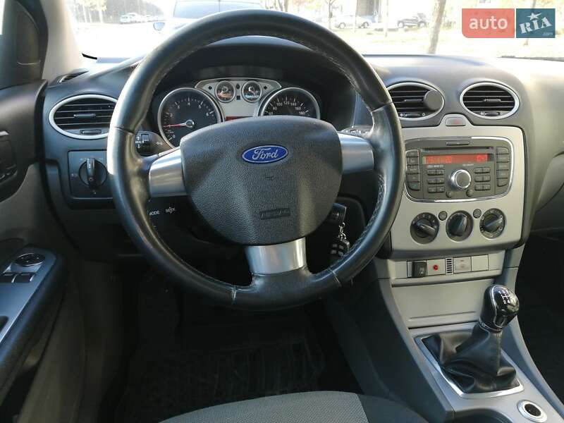 Хэтчбек Ford Focus 2010 в Киеве фото 10 Хэтчбек Ford Focus 2010 в Киеве