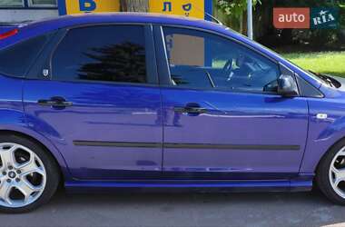 Хэтчбек Ford Focus 2006 в 