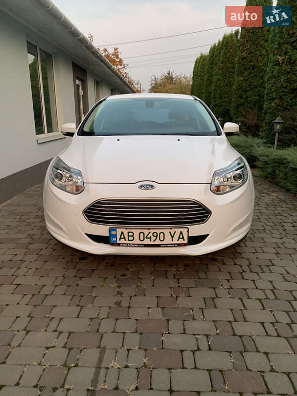 Хэтчбек Ford Focus 2015 в Виннице фото 3 Хэтчбек Ford Focus 2015 в Виннице