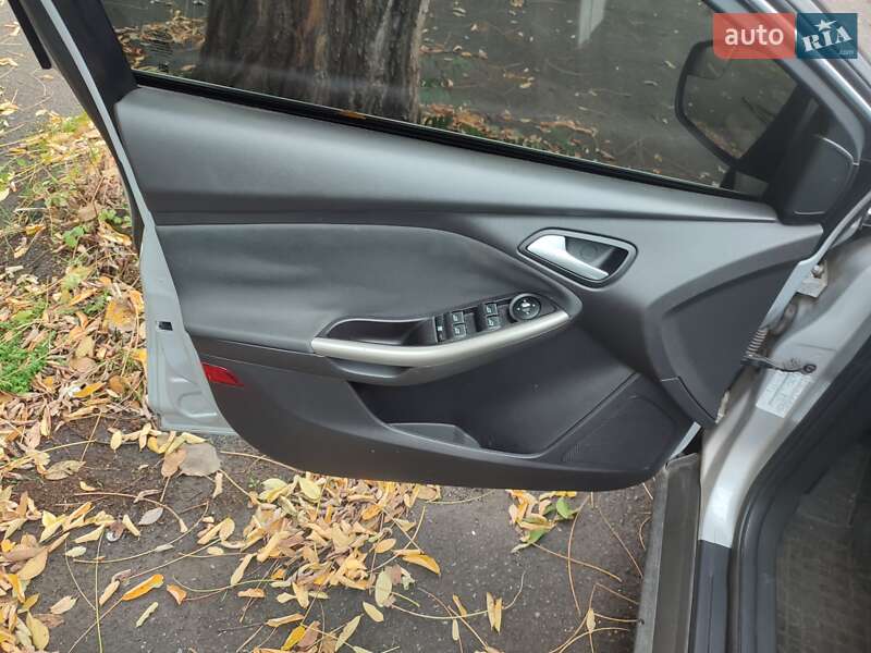 Седан Ford Focus 2012 в Кривом Роге