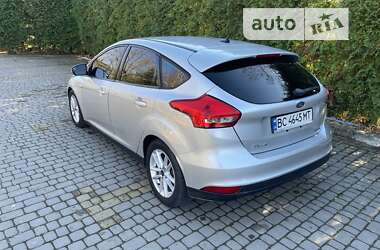 Хэтчбек Ford Focus 2015 в Пустомытах