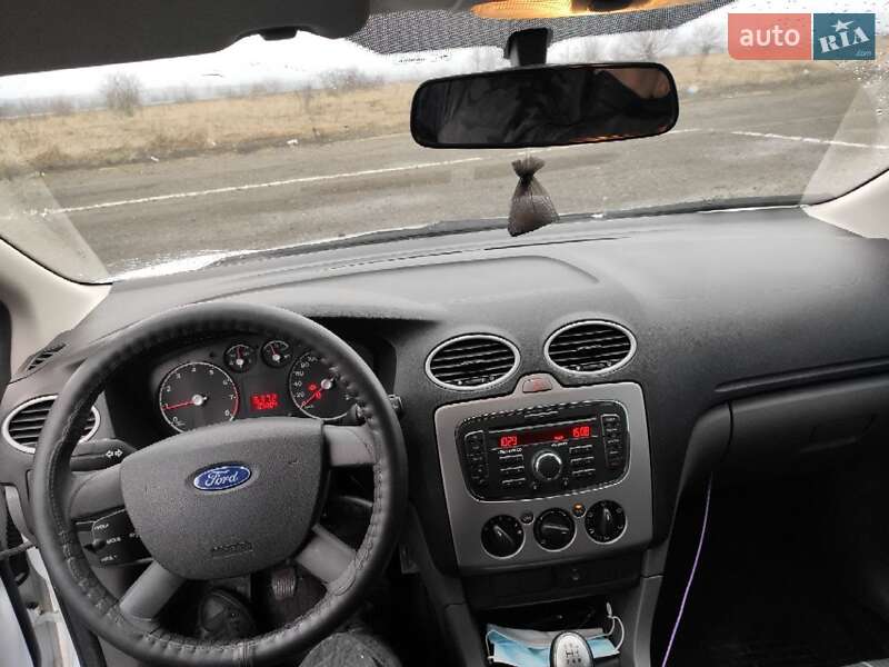 Хэтчбек Ford Focus 2011 в Ужгороде