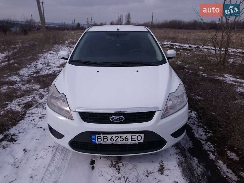 Хэтчбек Ford Focus 2011 в Ужгороде