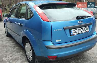 Хэтчбек Ford Focus 2005 в 