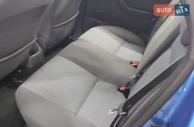 Хэтчбек Ford Focus 2005 в 