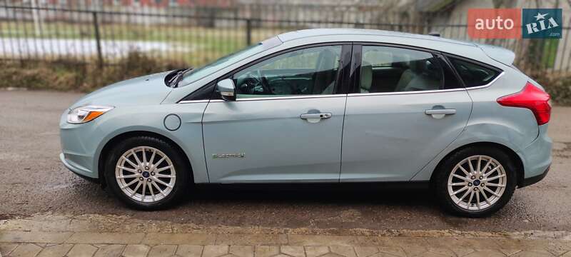 Хетчбек Ford Focus 2012 в Косові
