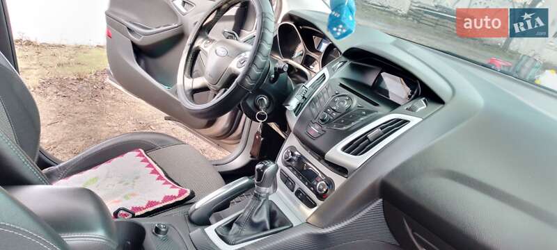 Хэтчбек Ford Focus 2013 в Великой Александровке