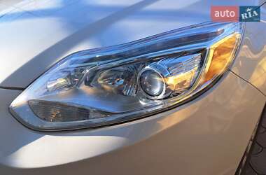 Хэтчбек Ford Focus 2013 в 