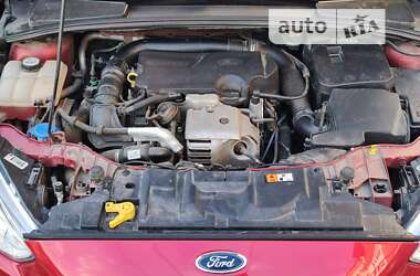Хэтчбек Ford Focus 2015 в 