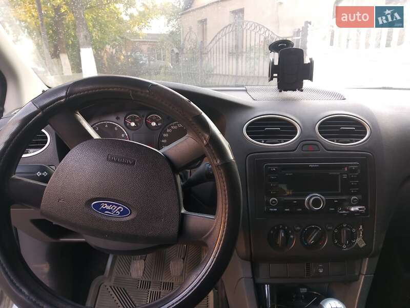 Хэтчбек Ford Focus 2007 в Ровно