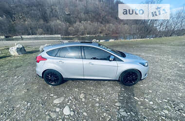 Хэтчбек Ford Focus 2016 в Долине