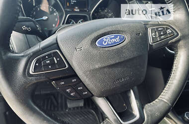 Хетчбек Ford Focus 2016 в Долині