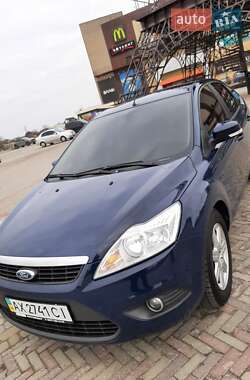 Хетчбек Ford Focus 2010 в 