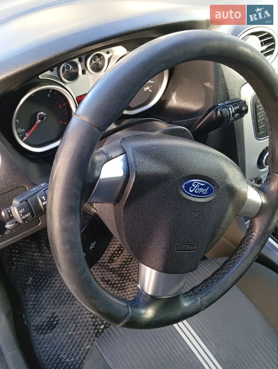 2010 Ford Focus - мініатюра 16