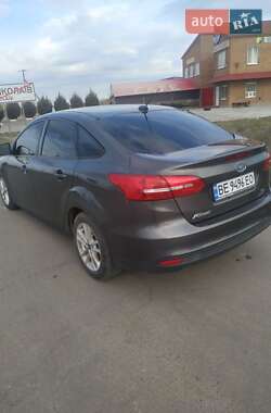 Седан Ford Focus 2015 в 