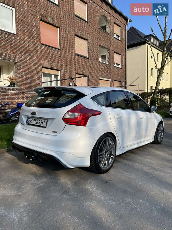 Хэтчбек Ford Focus 2013 в Одессе