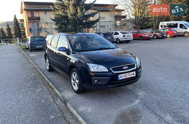 Хэтчбек Ford Focus 2006 в Тячеве