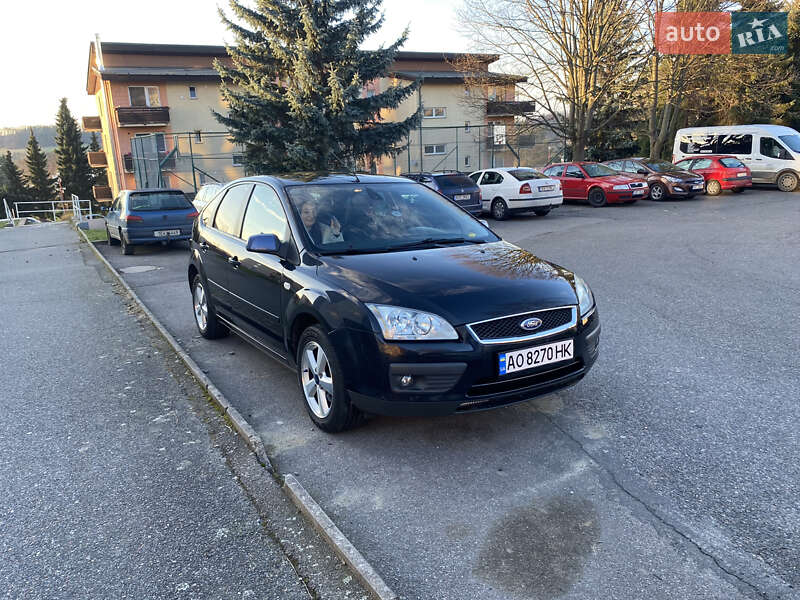 Хэтчбек Ford Focus 2006 в Тячеве