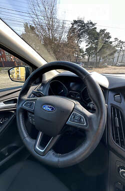 Седан Ford Focus 2016 в 