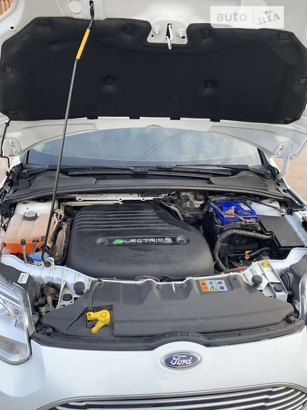 Хэтчбек Ford Focus 2013 в Ромнах