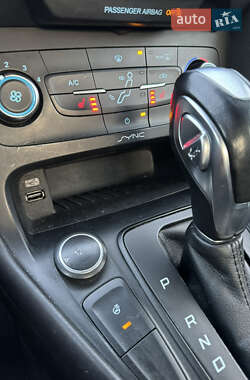 Седан Ford Focus 2015 в 